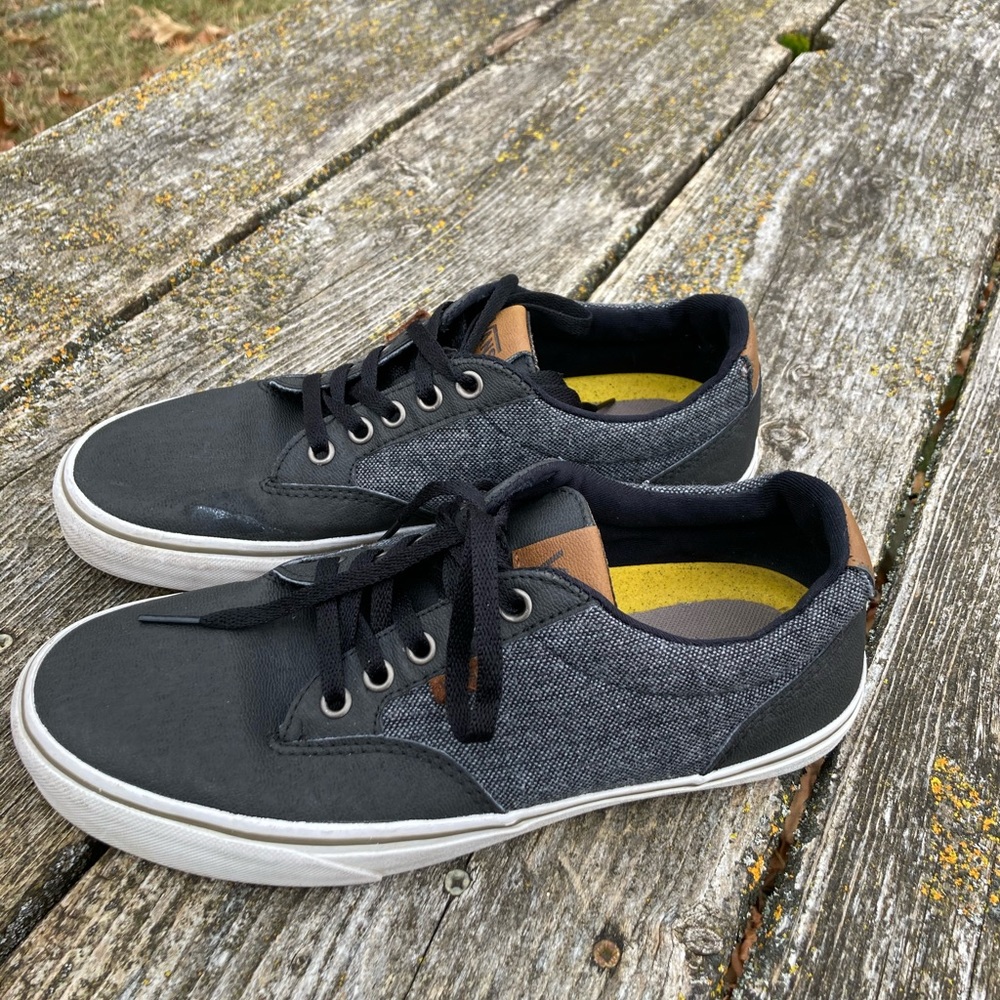 Vans lows tops Sz 8